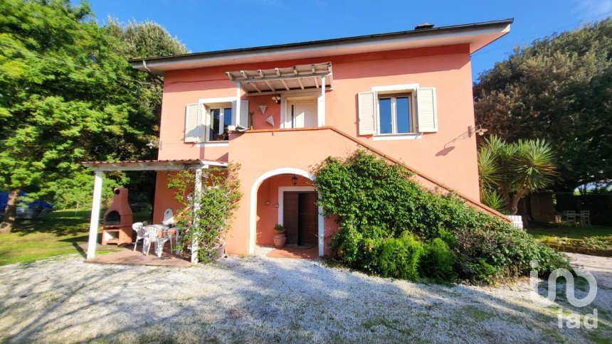 House 11 rooms of 240 m² in San Giuliano Terme (56017)