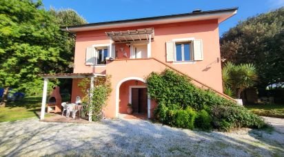 Casa 11 locali di 240 m² in San Giuliano Terme (56017)