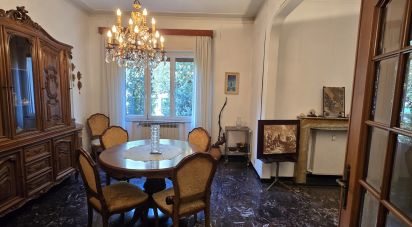 Apartment 7 rooms of 140 m² in Genova (16135)