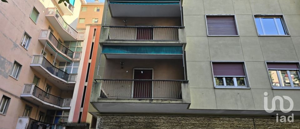 Appartamento 7 locali di 140 m² a Genova (16135)