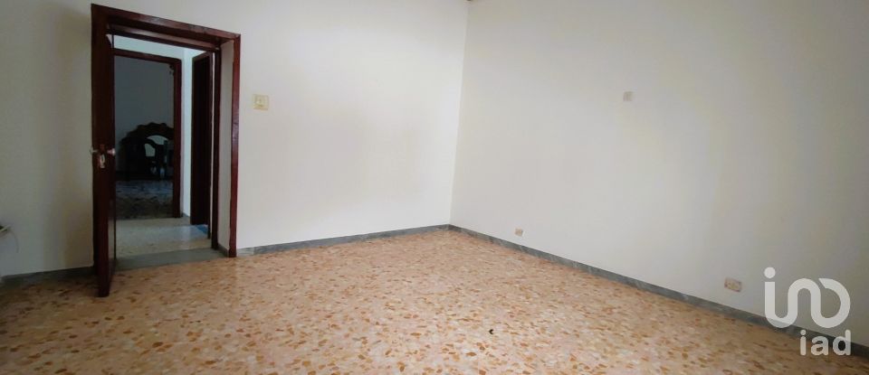 Appartamento 5 locali di 100 m² a Sparanise (81056)