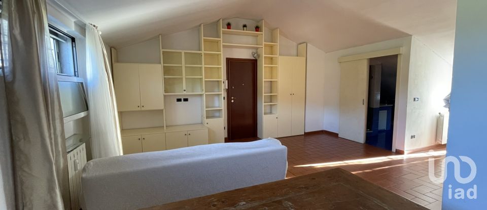 Two-room apartment of 86 m² in Prato (59100)