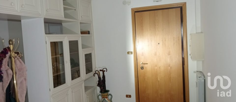 Appartamento 5 locali di 81 m² a Genova (16143)