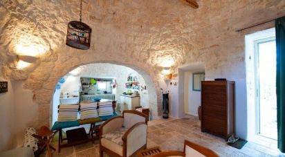 Trullo 6 locali di 100 m² in Cisternino (72014)