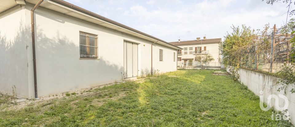 Capannone di 315 m² in Cingoli (62011)