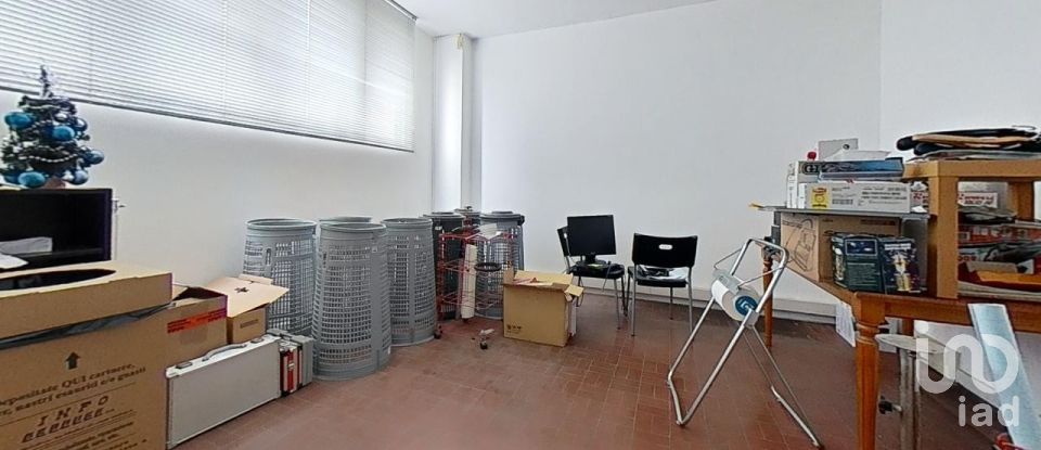 Varie superfici di 560 m² in Genova (16153)