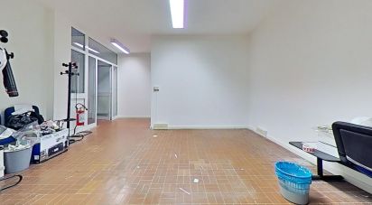 Varie superfici di 560 m² in Genova (16153)