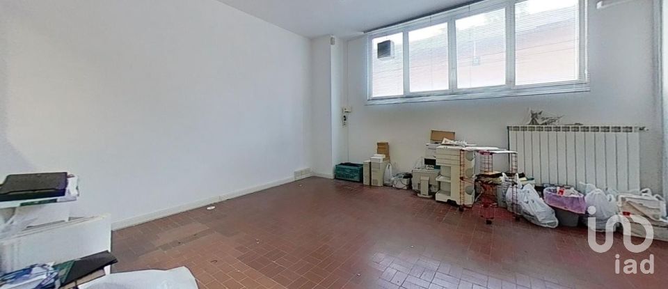 Varie superfici di 560 m² in Genova (16153)