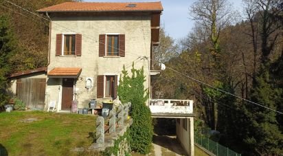 Casa indipendente / Villa 6 locali di 196 m² in Bee (28813)