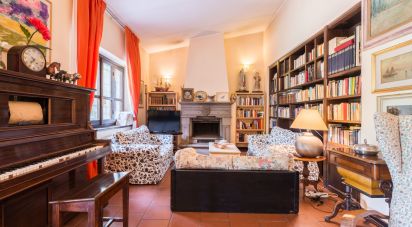 Villa Bifamiliare 4 locali di 135 m² in Civita Castellana (01033)