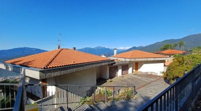 Villa Bifamiliare 6 locali di 180 m² in Bee (28813)