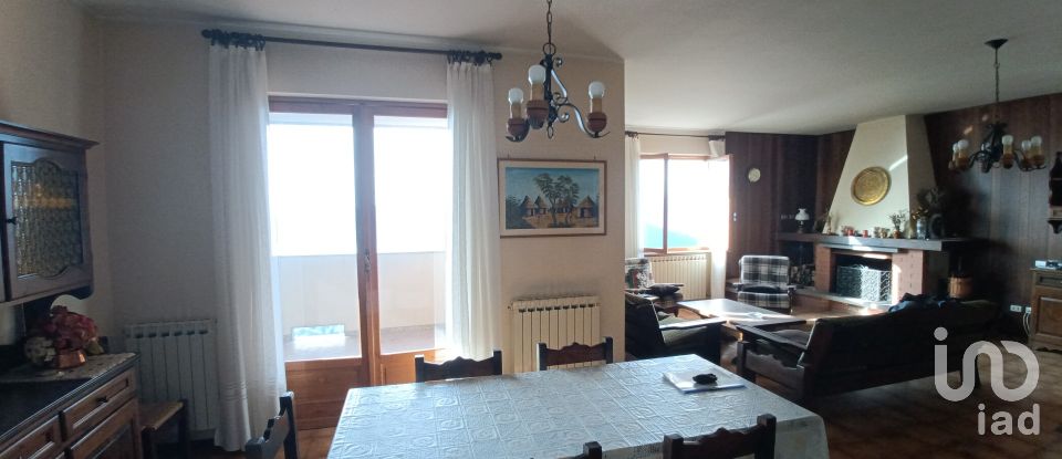 Villa Bifamiliare 6 locali di 180 m² in Bee (28813)