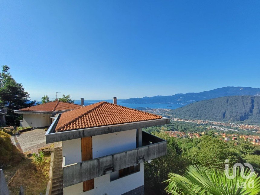 Villa Bifamiliare 6 locali di 180 m² in Bee (28813)