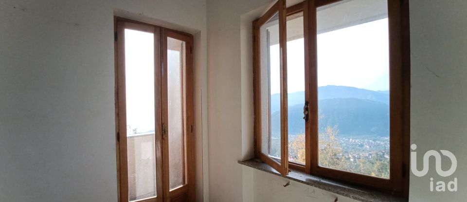 Villa Bifamiliare 6 locali di 180 m² in Bee (28813)