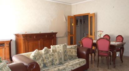 Appartamento 5 locali di 124 m² a Roma (00126)