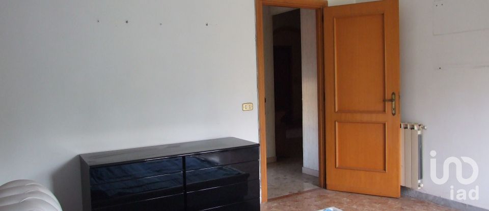 Appartamento 5 locali di 124 m² a Roma (00126)