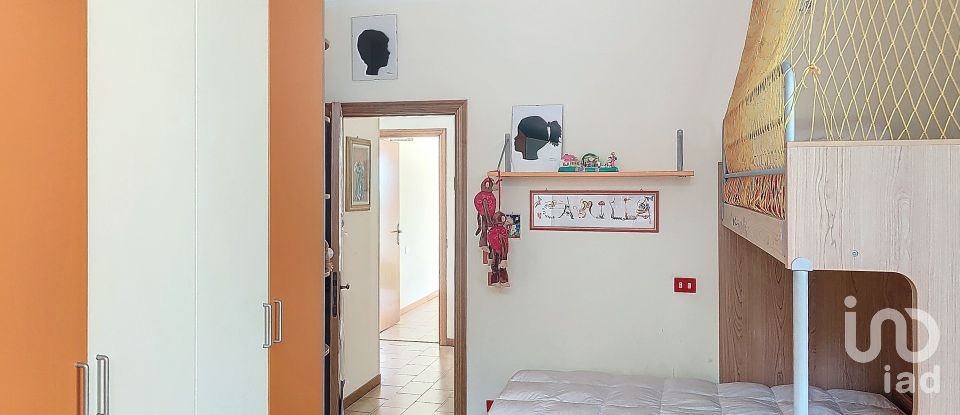 Appartamento 5 locali di 123 m² a Carassai (63063)