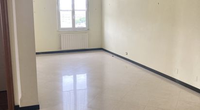 Four-room apartment of 70 m² in Genova (16155)