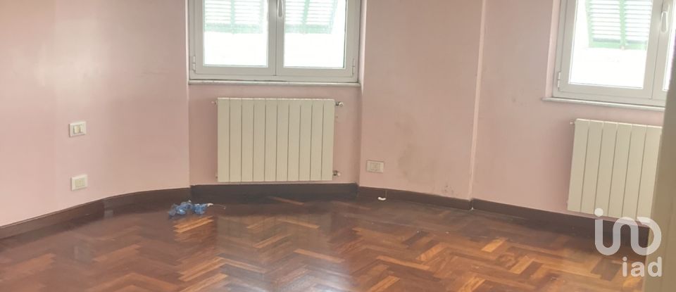 Quadrilocale di 70 m² a Genova (16155)