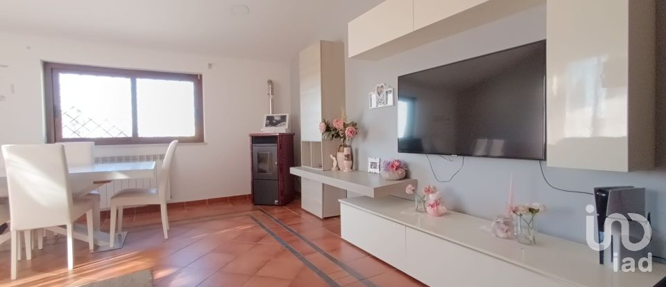 Casa 5 locali di 155 m² in Villaricca (80010)