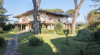 Villa 10 locali di 500 m² in Roma (00144)