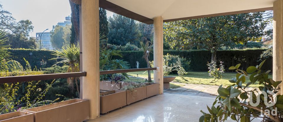 Villa 10 locali di 500 m² in Roma (00144)