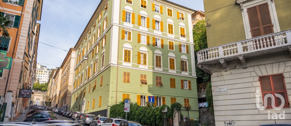 Appartamento 7 locali di 275 m² a Genova (16125)