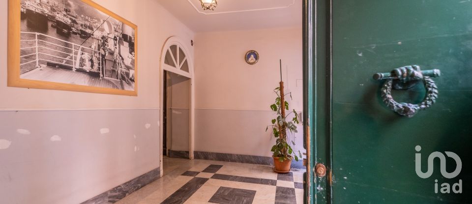 Appartamento 7 locali di 275 m² a Genova (16125)