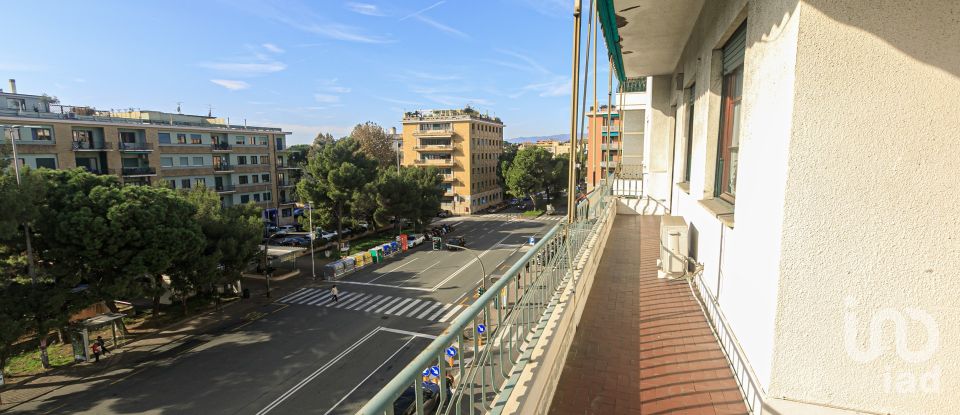 Appartamento 11 locali di 238 m² a Genova (16146)