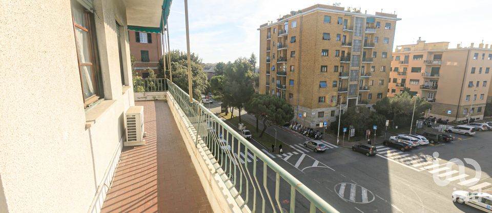 Appartamento 11 locali di 238 m² a Genova (16146)