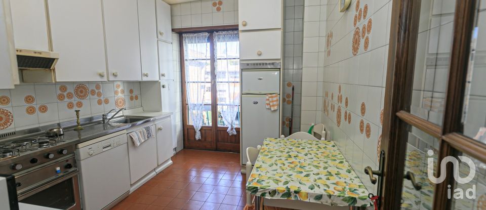 Appartamento 11 locali di 238 m² a Genova (16146)