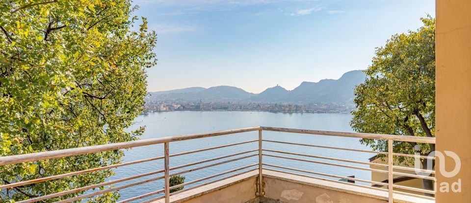 Villa 6 locali di 263 m² in Como (22100)