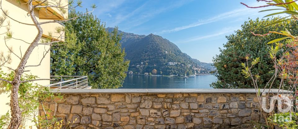 Villa 6 locali di 263 m² in Como (22100)