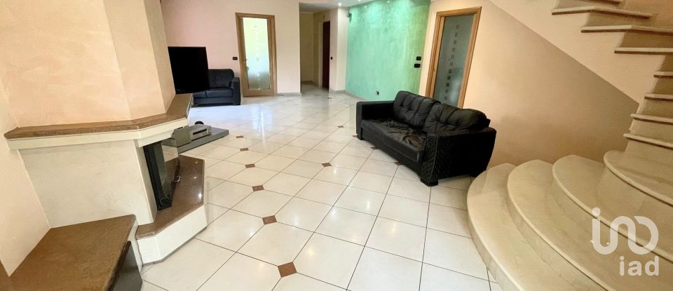 Villa 15 locali di 290 m² in Sulmona (67039)