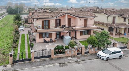 Villa Bifamiliare 6 locali di 120 m² in Lagosanto (44023)