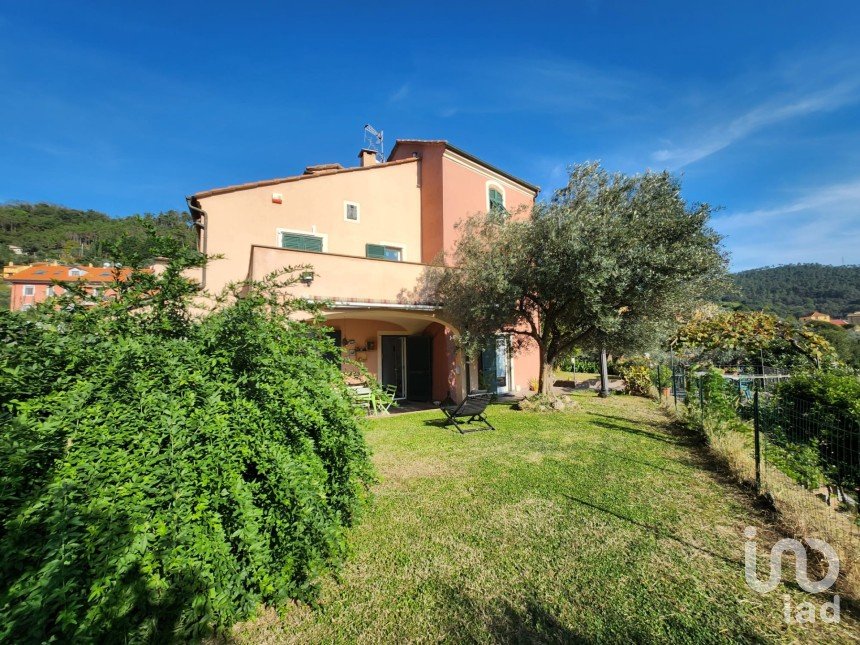 Casa 9 locali di 250 m² in Quiliano (17047)