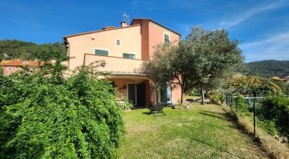 Casa indipendente / Villa 9 locali di 250 m² in Quiliano (17047)