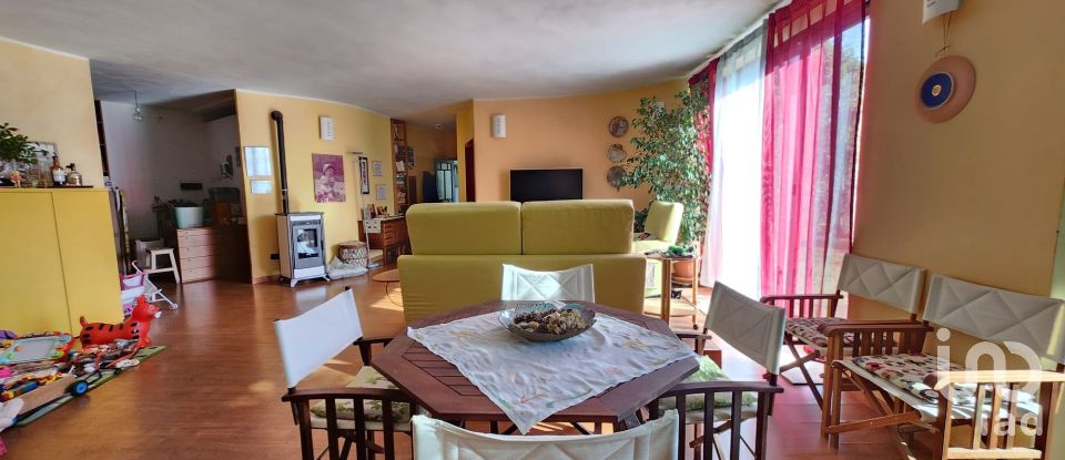 Casa 9 locali di 250 m² in Quiliano (17047)