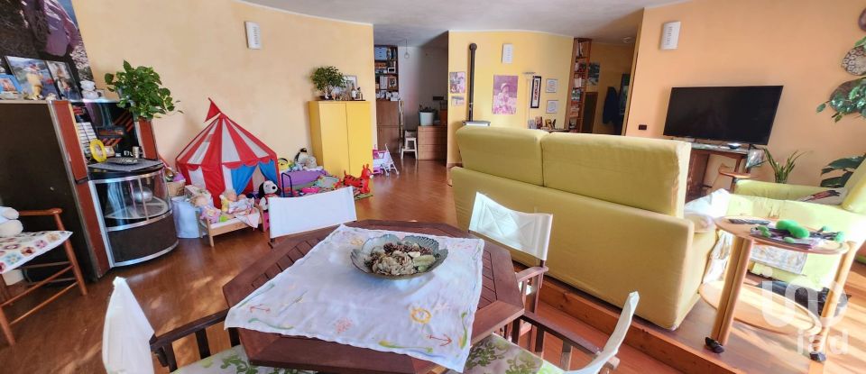 Casa 9 locali di 250 m² in Quiliano (17047)