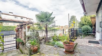 Casa indipendente 6 locali di 192 m² in Carugo (22060)