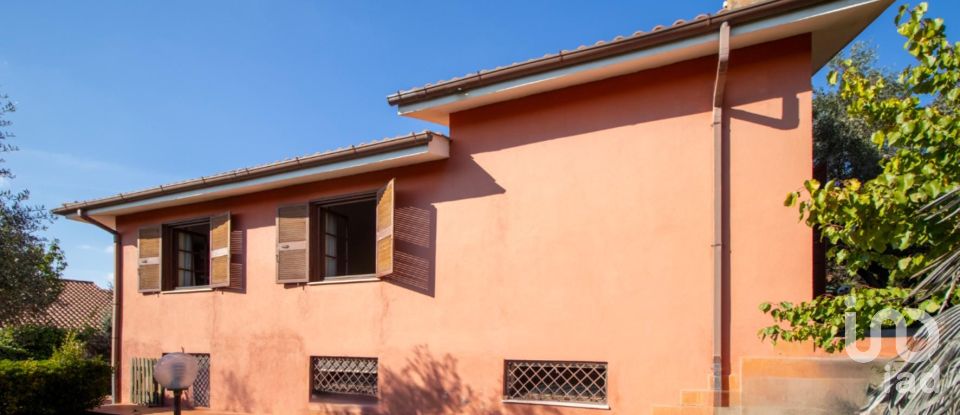 Casa indipendente 11 locali di 325 m² in Castelnuovo di Porto (00060)