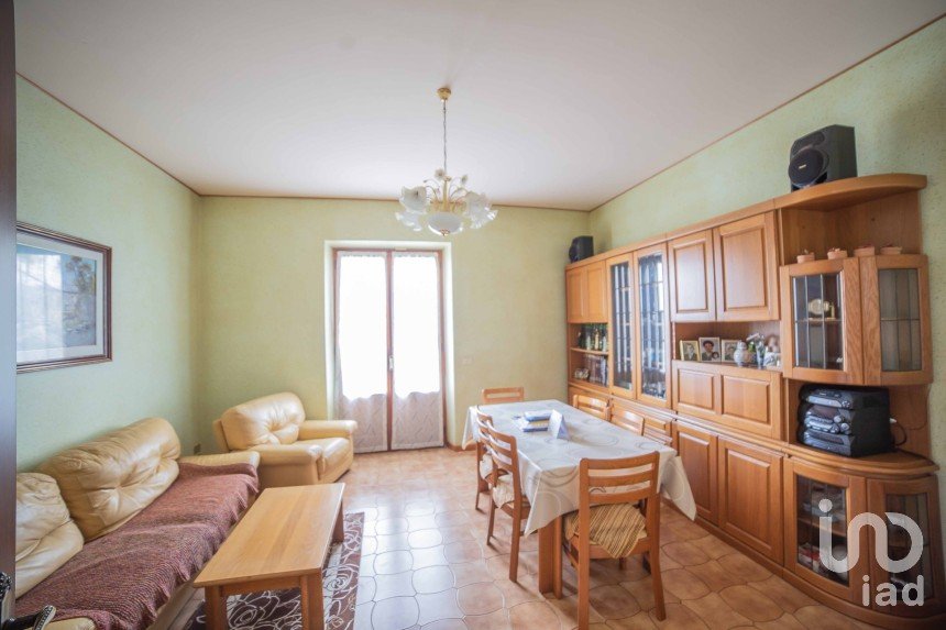 Villa Bifamiliare 12 locali di 156 m² in Arcevia (60011)