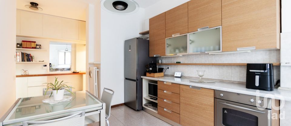 Three-room apartment of 78 m² in Milano (20155)