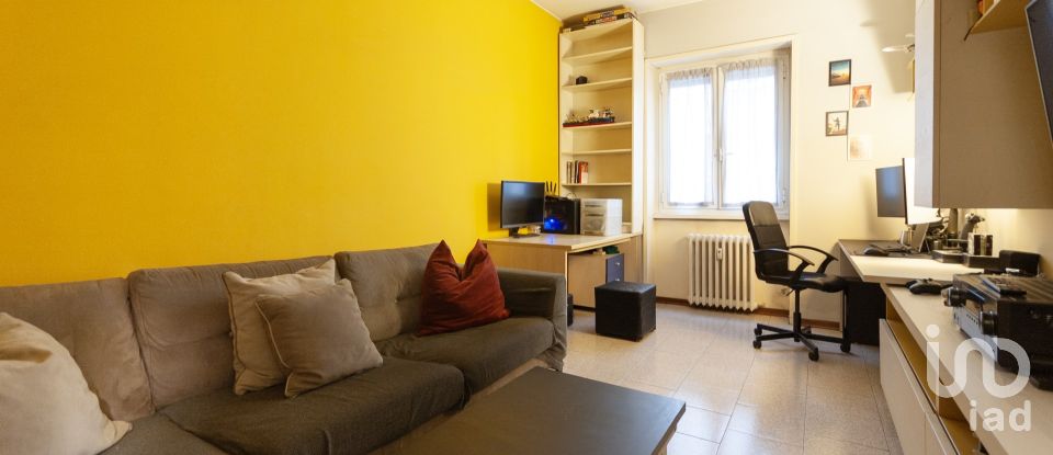 Three-room apartment of 78 m² in Milano (20155)