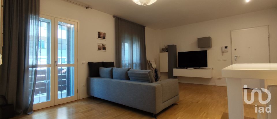 Trilocale di 66 m² a Reggio nell'Emilia (42123)