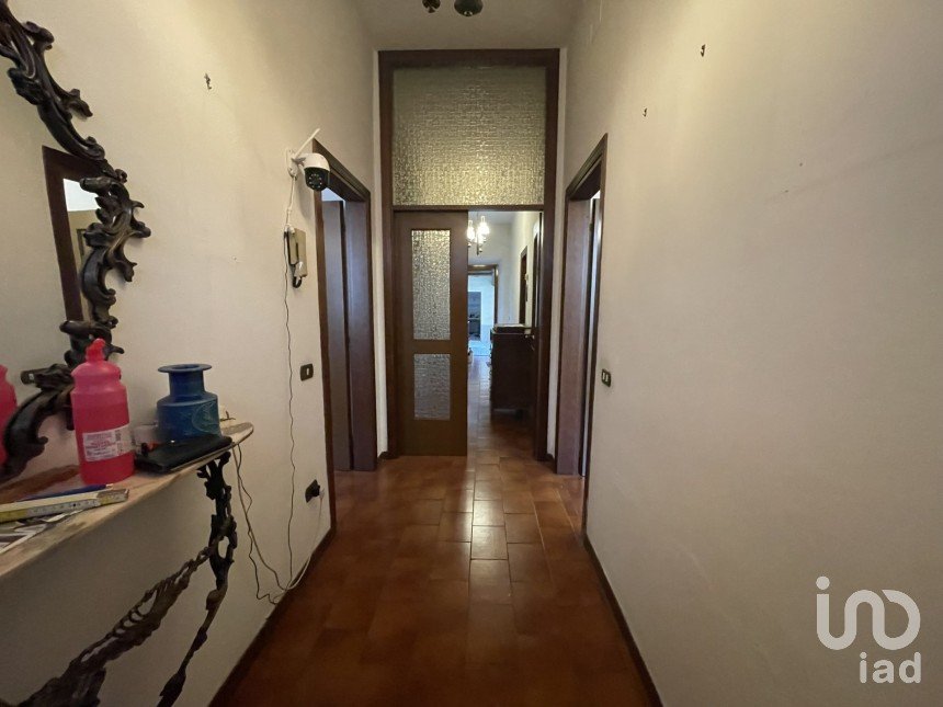 Casa 5 locali di 184 m² in Prato (59100)