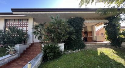 Villa 16 locali di 500 m² in Grottazzolina (63844)