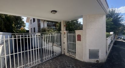 Villa 16 locali di 500 m² in Grottazzolina (63844)