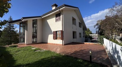 Villa 16 locali di 500 m² in Grottazzolina (63844)