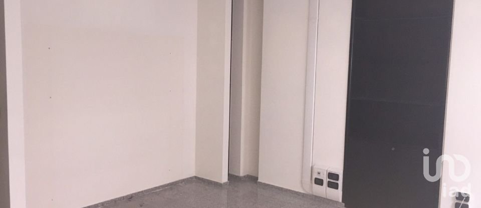 Ufficio 9 locali di 275 m² a Bari (70126)